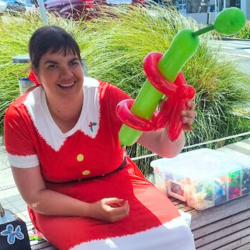 MRS CLAUS BALOON TWISTING